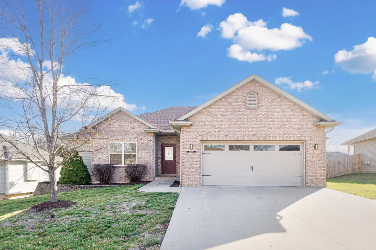 5006 Chesapeake Ln, Columbia, MO 65202 - #1