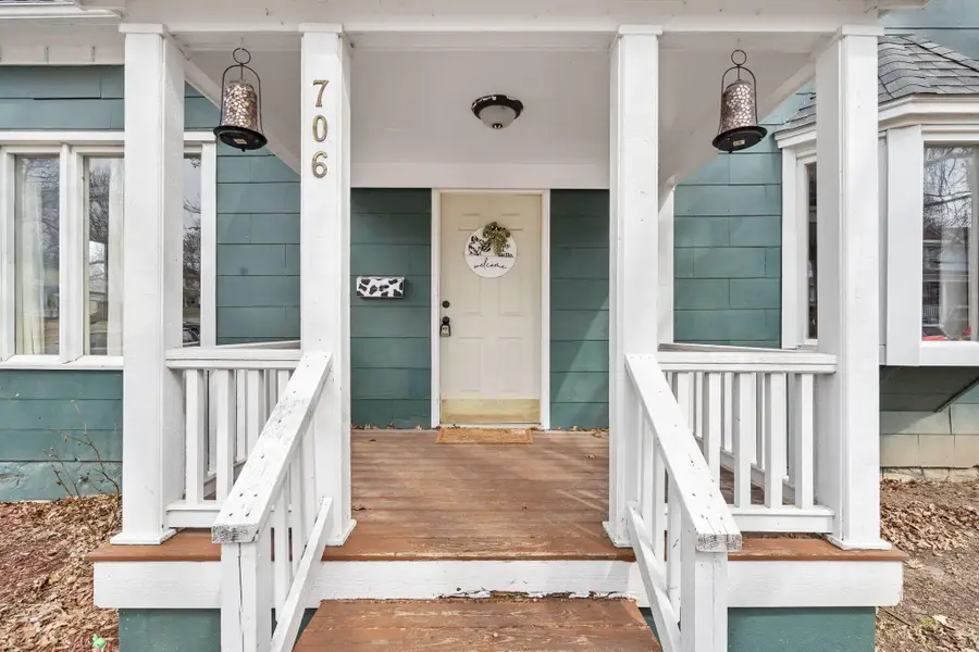 706 7th St, Boonville, MO 65233 - #3