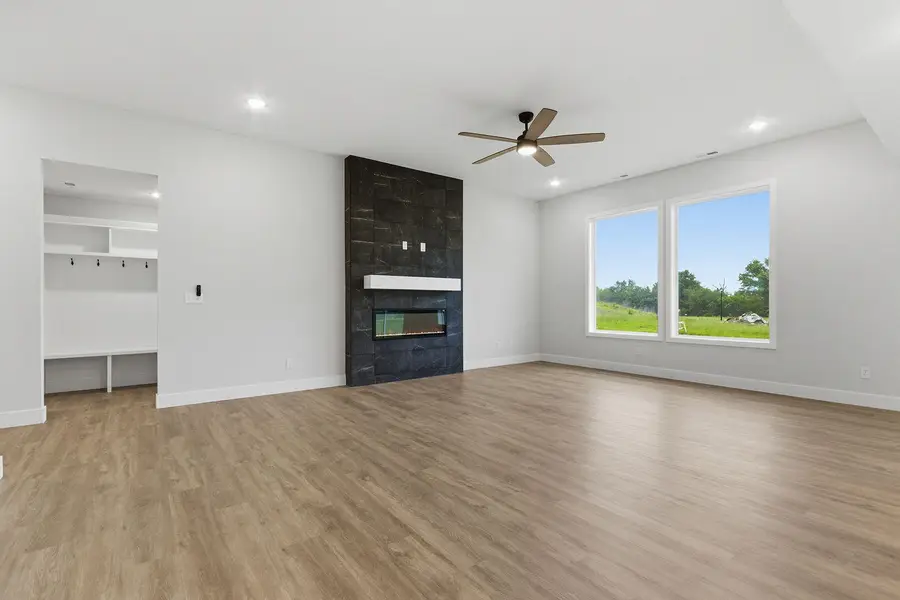 101 W Francis St, Sturgeon, MO 65284 - #3