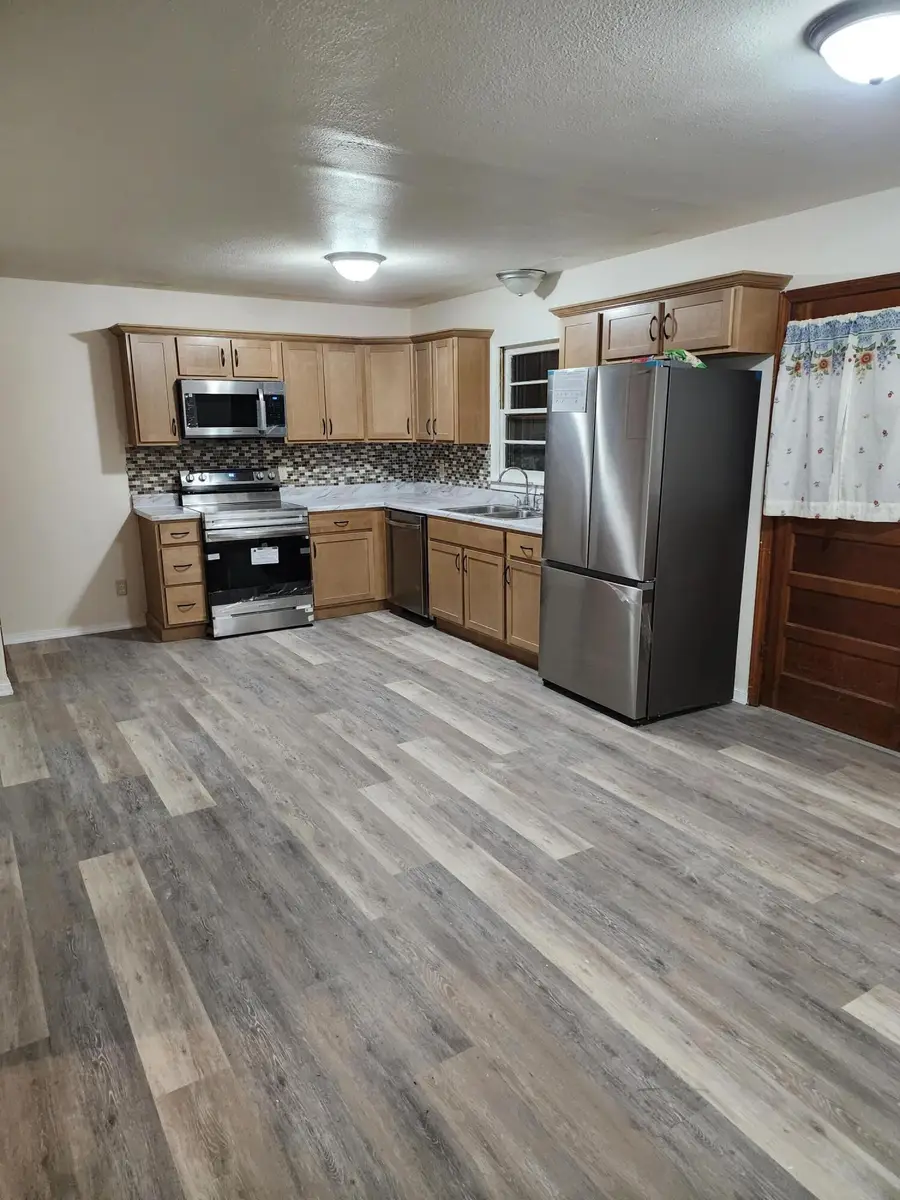 511 Roland St, Jefferson City, MO 65101 - #2