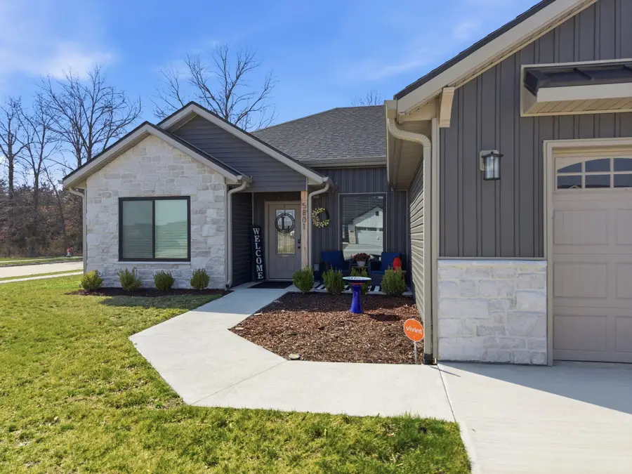 5801 Harvest Leaf Dr, Columbia, MO 65202 - #3