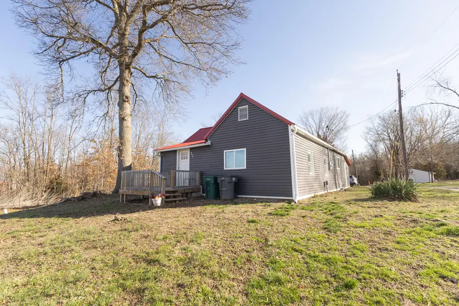 210 Howard St, Huntsville, MO 65259 - #2