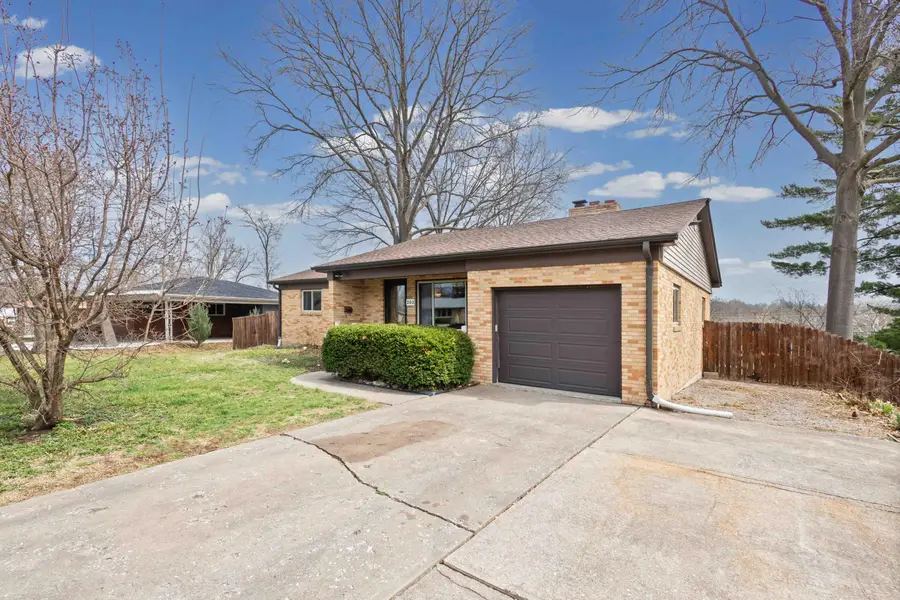 302 Westridge Dr, Columbia, MO 65203 - #2