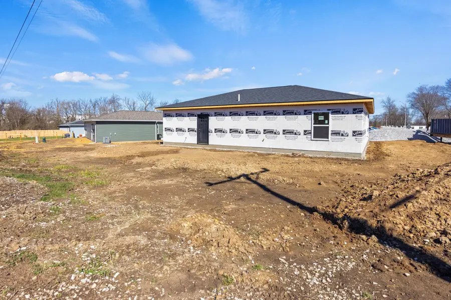 1338 E Bias Ln, Centralia, MO 65240 - #2