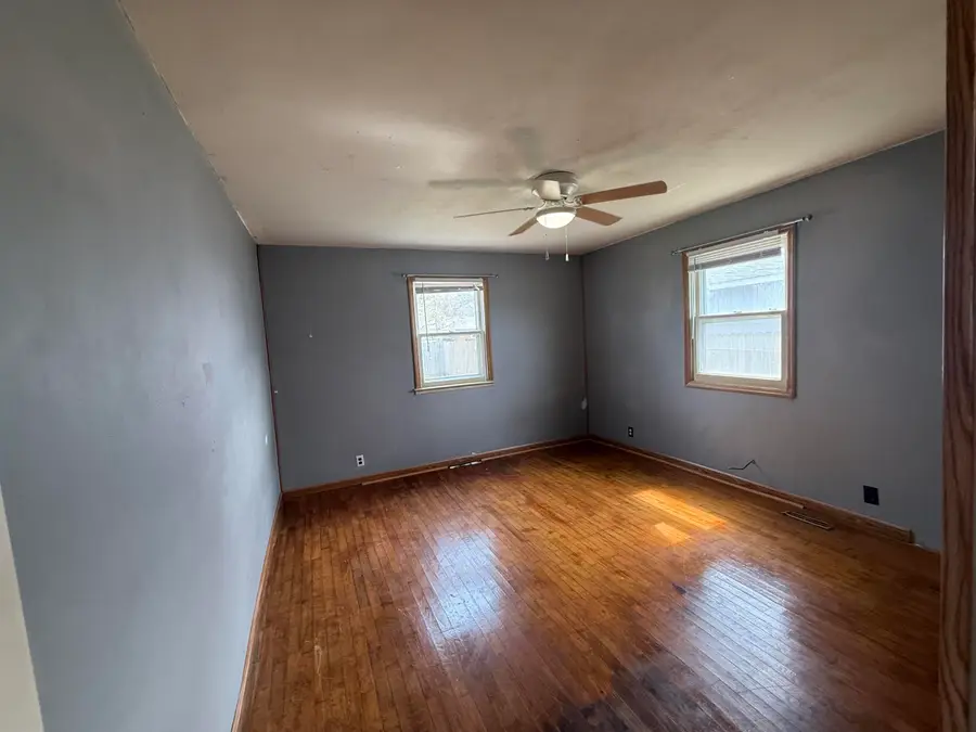 906 S Allen St, Centralia, MO 65240 - #3