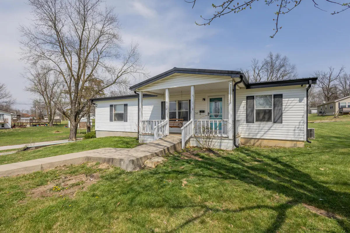 512 S Park Ave, Huntsville, MO 65259 - #1