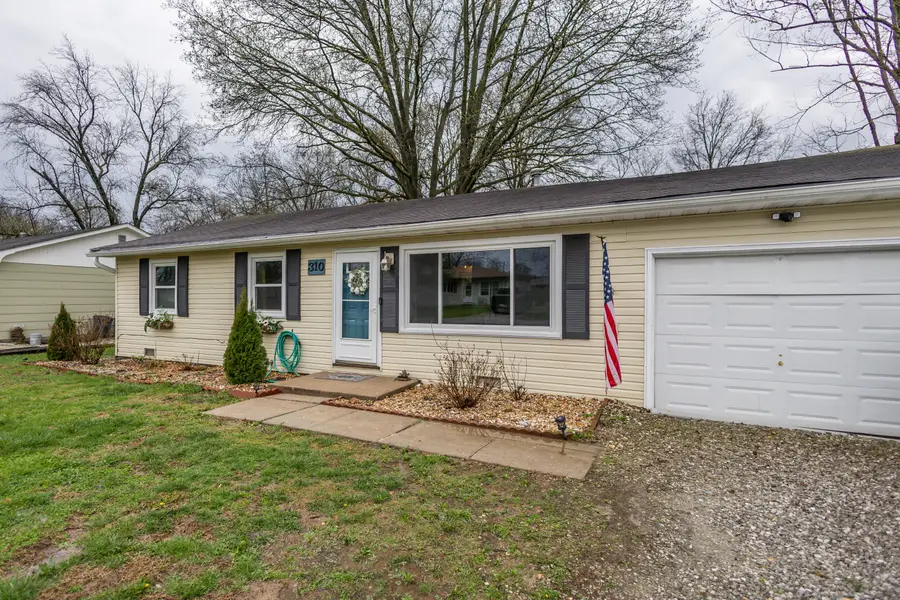 310 Brown Ave, Hallsville, MO 65255 - #2