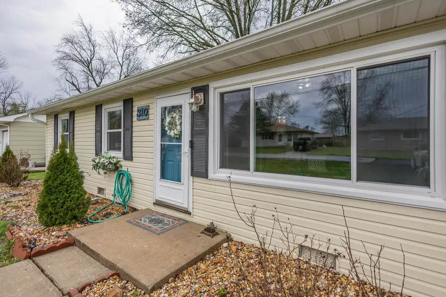 310 Brown Ave, Hallsville, MO 65255 - #3