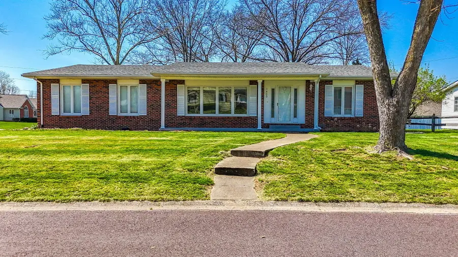 1403 Arcadia St, Mexico, MO 65265 - #2