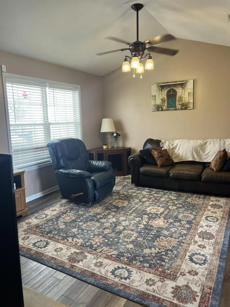 400 N Henry Clay Blvd, Ashland, MO 65010 - #3