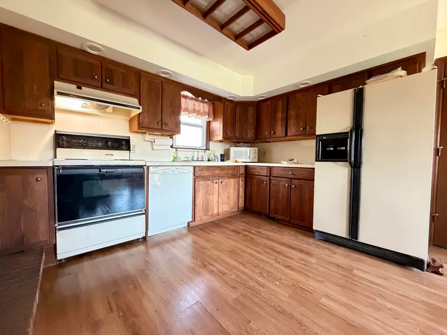 412 Highland Dr, Boonville, MO 65233 - #2