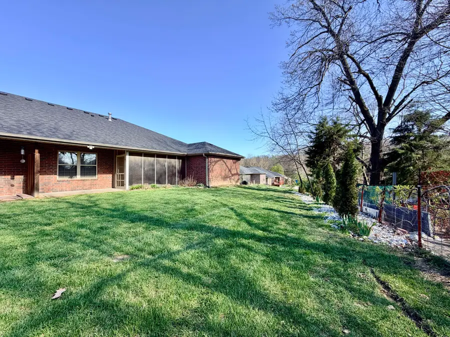 1207 Raymond Ct, Boonville, MO 65233 - #2