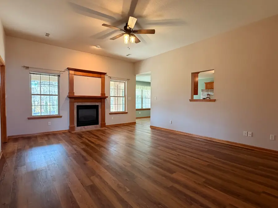 1207 Raymond Ct, Boonville, MO 65233 - #3