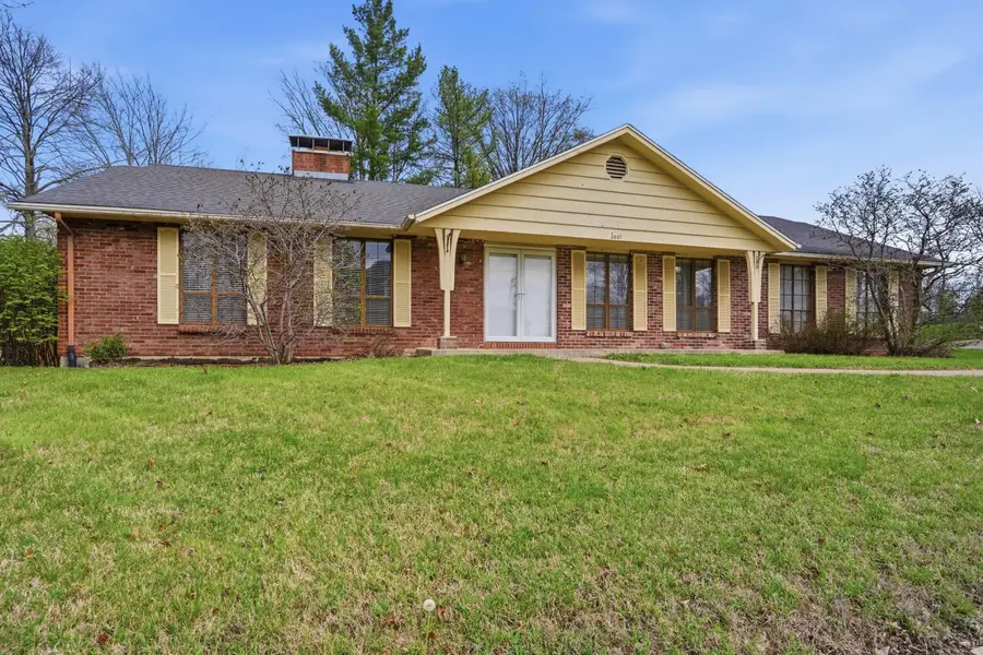 3801 W Rollins Rd, Columbia, MO 65203 - #2