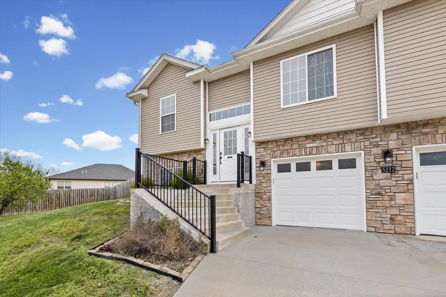 5212 Lookout Peak Dr, Columbia, MO 65202 - #3