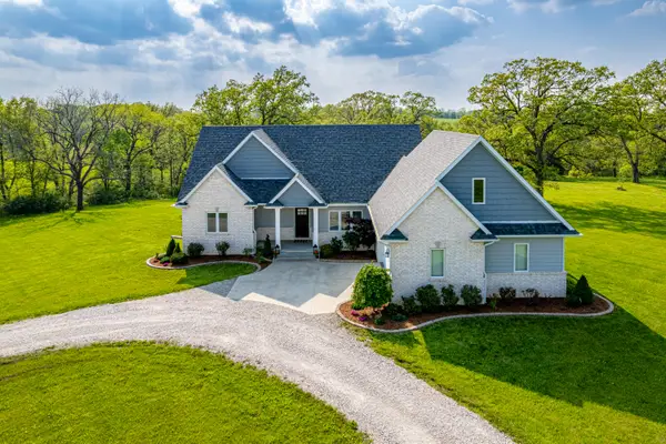 7055 N Meadow Dr, FULTON, MO 65251