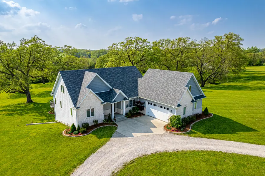 7055 N Meadow Dr, Fulton, MO 65251 - #3