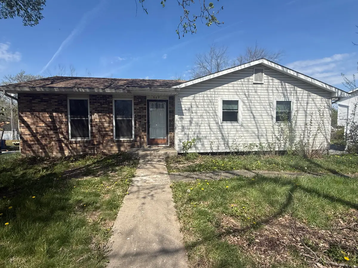 307 Hogan Dr, Columbia, MO 65202 - #1