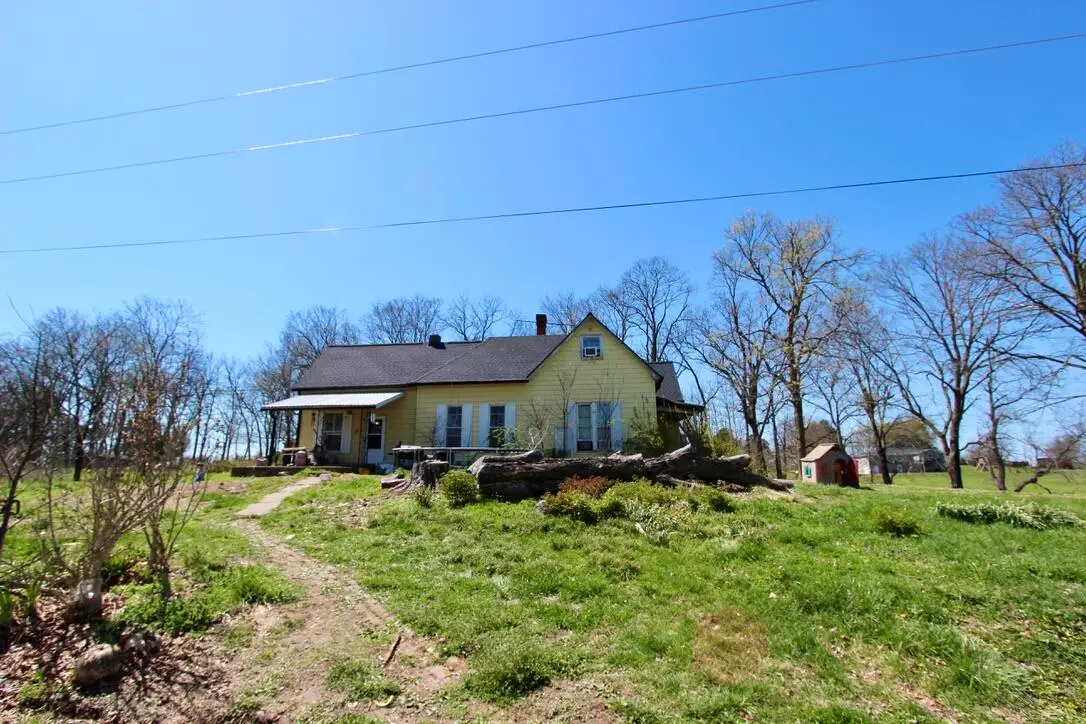 7821 Mount Vernon Rd, Pilot Grove, MO 65276 - #1