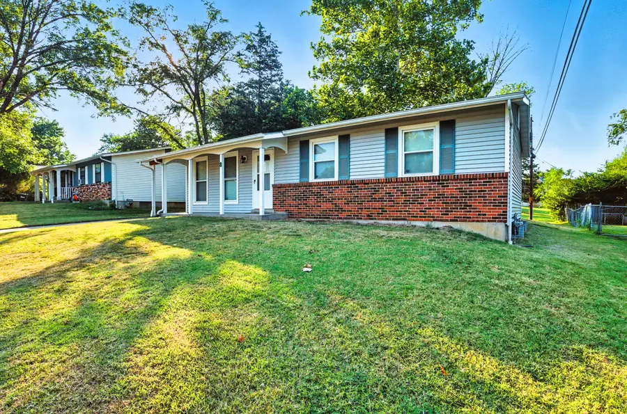 8 E Alhambra Dr, Columbia, MO 65203 - #2