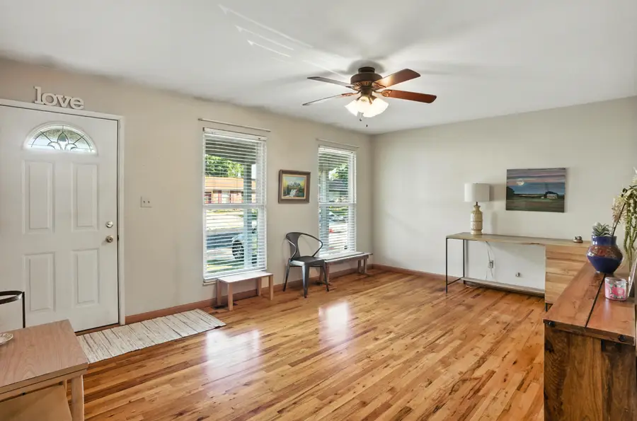 8 E Alhambra Dr, Columbia, MO 65203 - #3