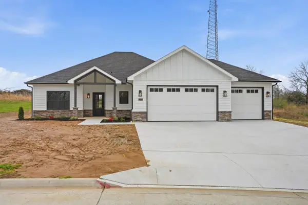 1332 Kiowa Ct, BOONVILLE, MO 65233