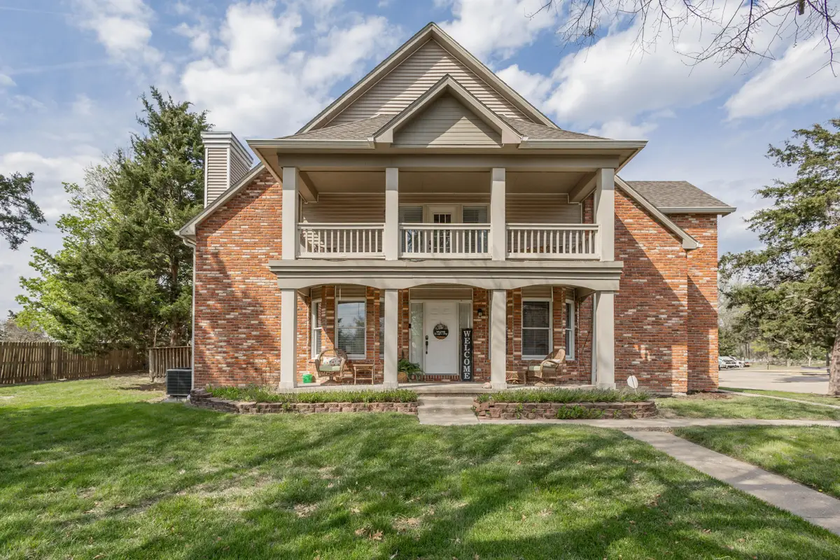 102-1 E Green Meadows Rd, Columbia, MO 65203 - #1