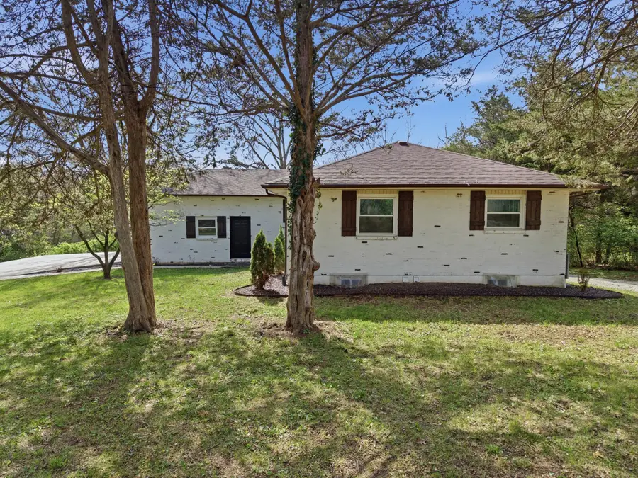 7802 W Rollingwood West Dr, Columbia, MO 65202 - #2