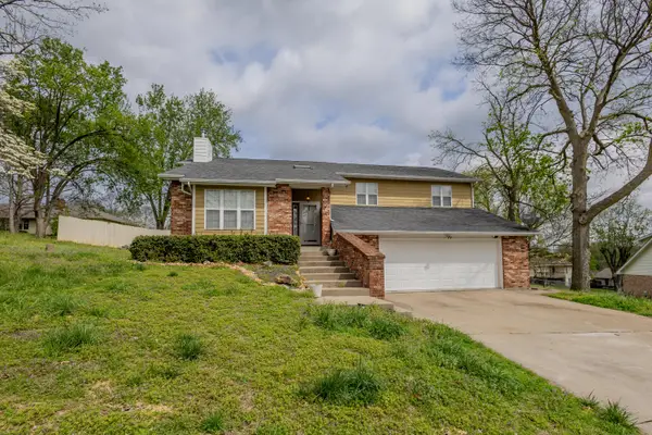 621 Sonya Dr, BOONVILLE, MO 65233