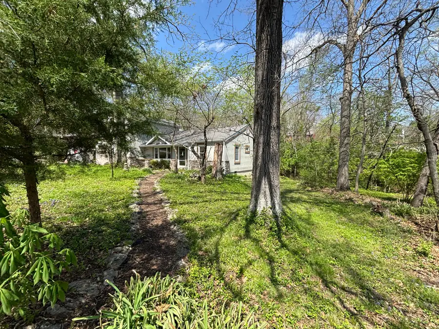 701 Glenwood Ct, Columbia, MO 65203 - #2