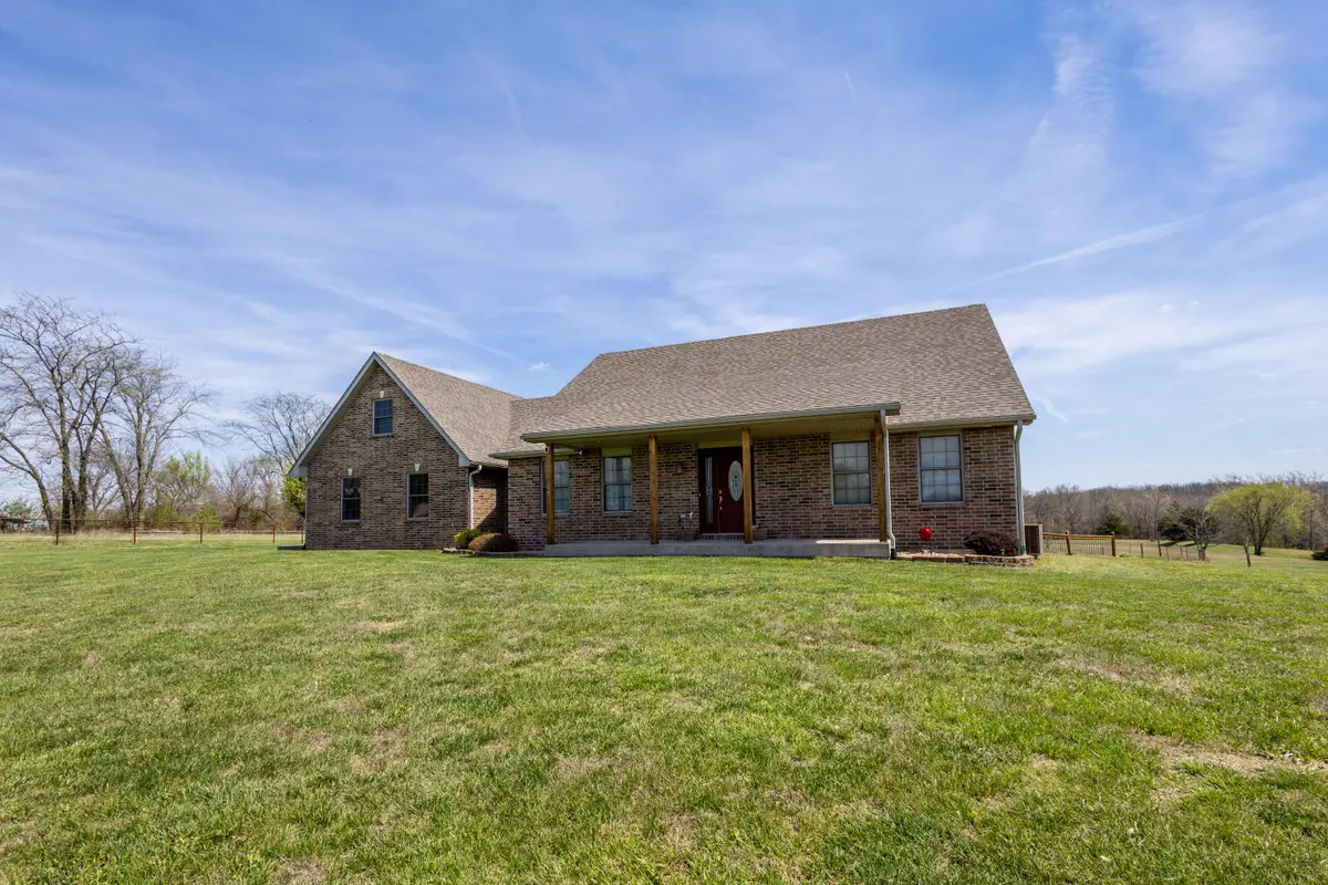 5720 N Kircher Rd, Columbia, MO 65202 - #1