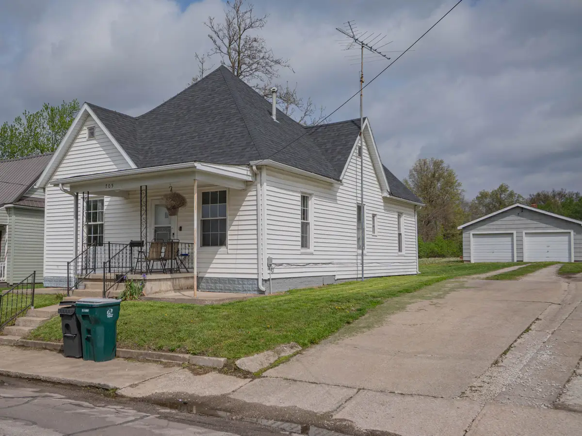 705 Franklin Ave, Moberly, MO 65270 - #1