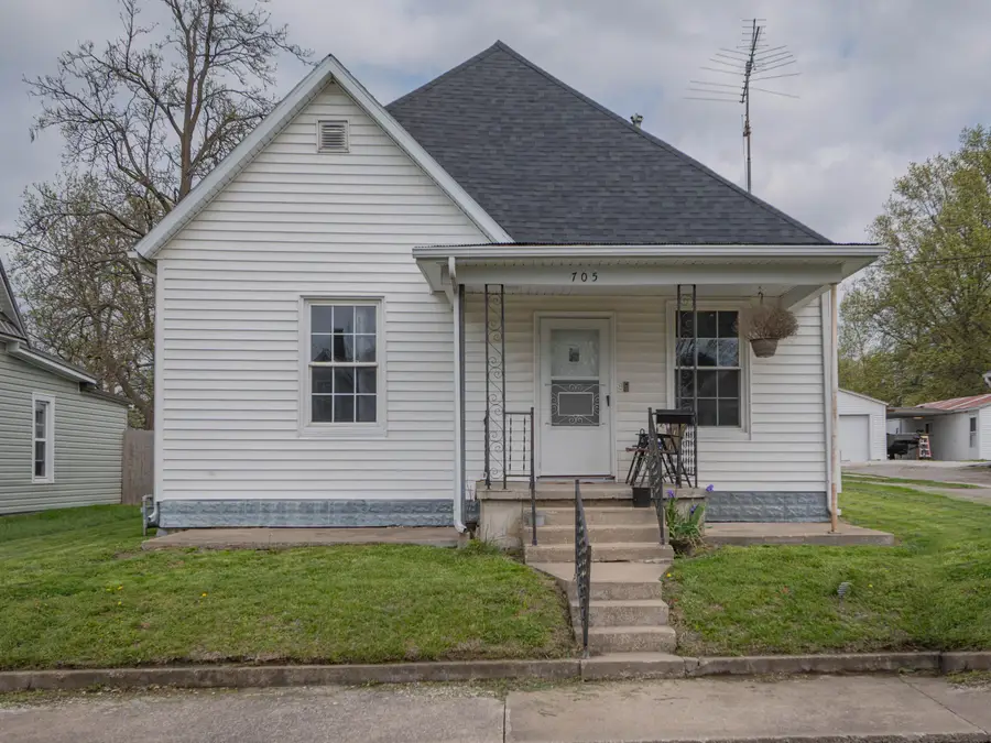 705 Franklin Ave, Moberly, MO 65270 - #2
