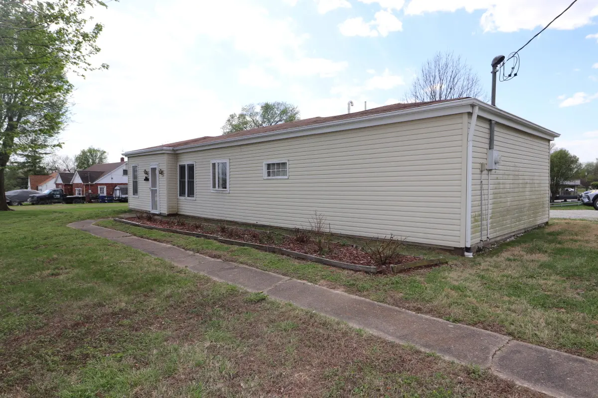 550 S Summit Dr, Holts Summit, MO 65043 - #1