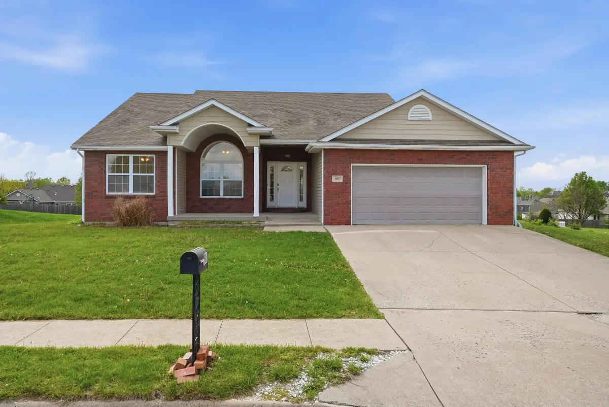 601 Mustang Dr, Ashland, MO 65010 - #1