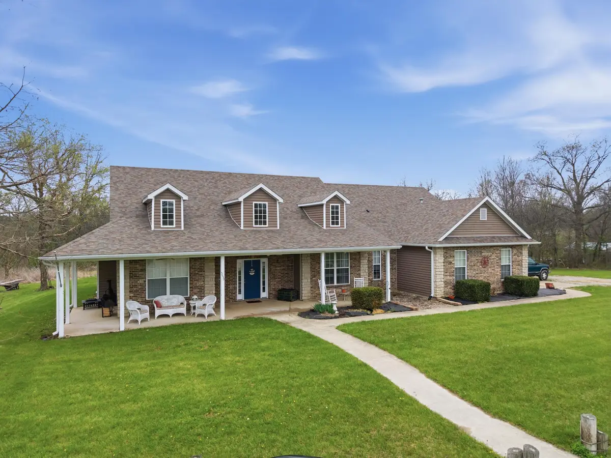 5450 E Spiva Crossing Rd, Hallsville, MO 65255 - #1