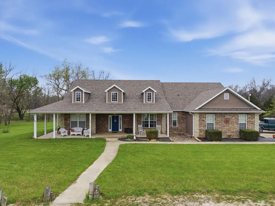 5450 E Spiva Crossing Rd, Hallsville, MO 65255 - #2