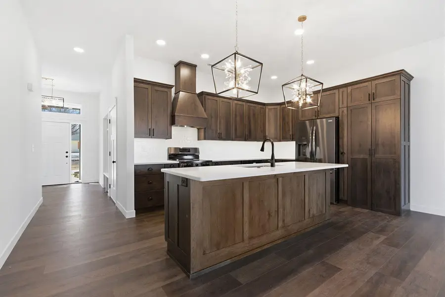 706 N Neo St, Sturgeon, MO 65284 - #2