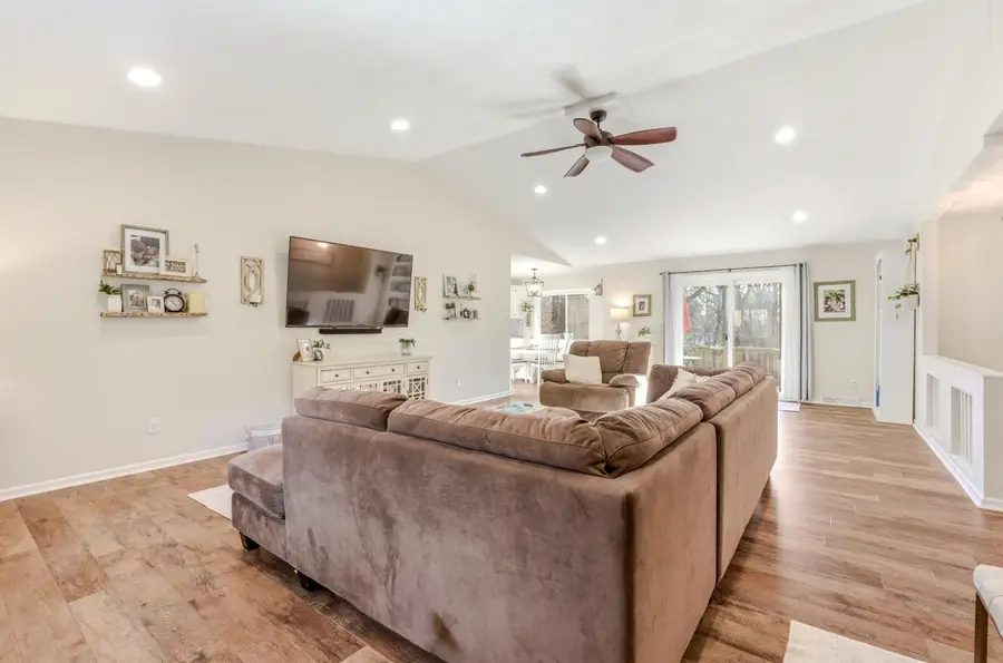 616 Shawn Dr, Jefferson City, MO 65109 - #2