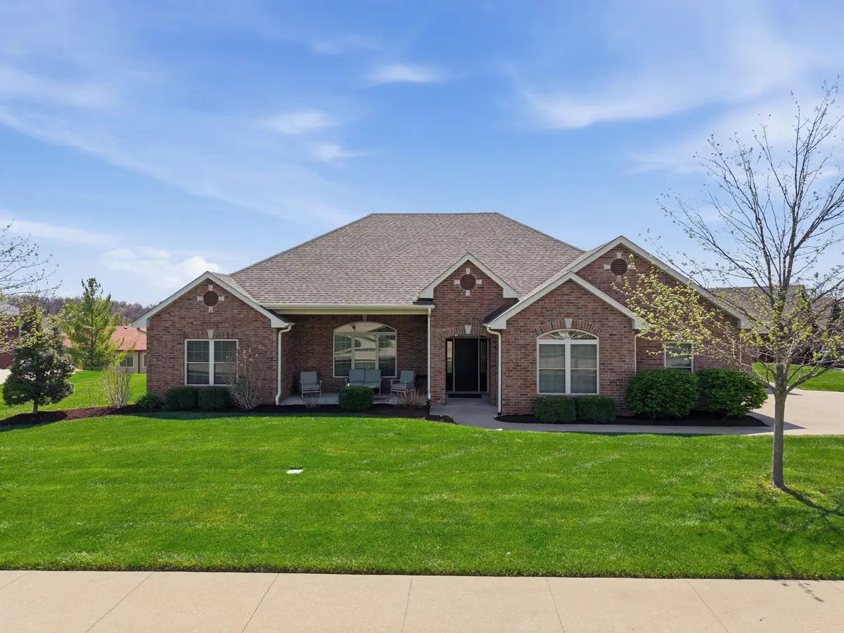 701 E Old Hawthorne Dr, Columbia, MO 65201 - #1