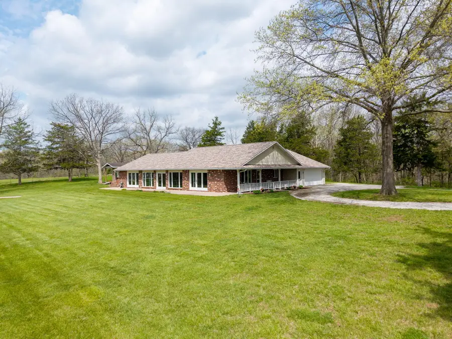 801 S Johnmeyer Ln, Columbia, MO 65203 - #2