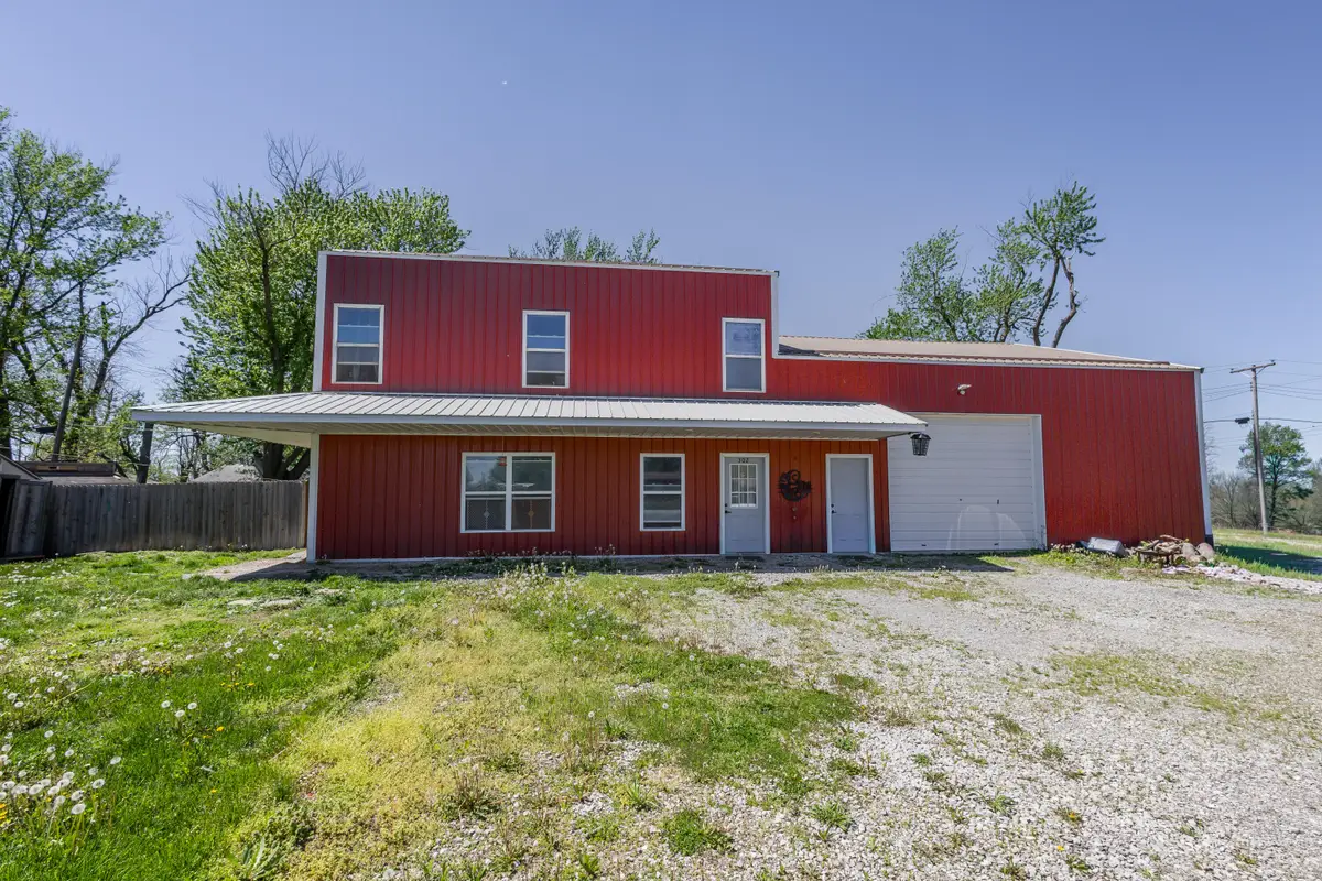 302 Oklahoma Ave, Clark, MO 65243 - #1