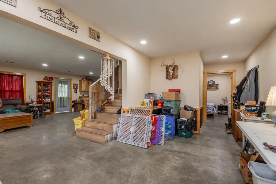 302 Oklahoma Ave, Clark, MO 65243 - #2