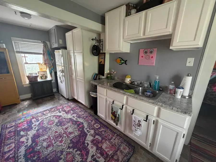 202 W Hess Way, Jefferson City, MO 65101 - #2