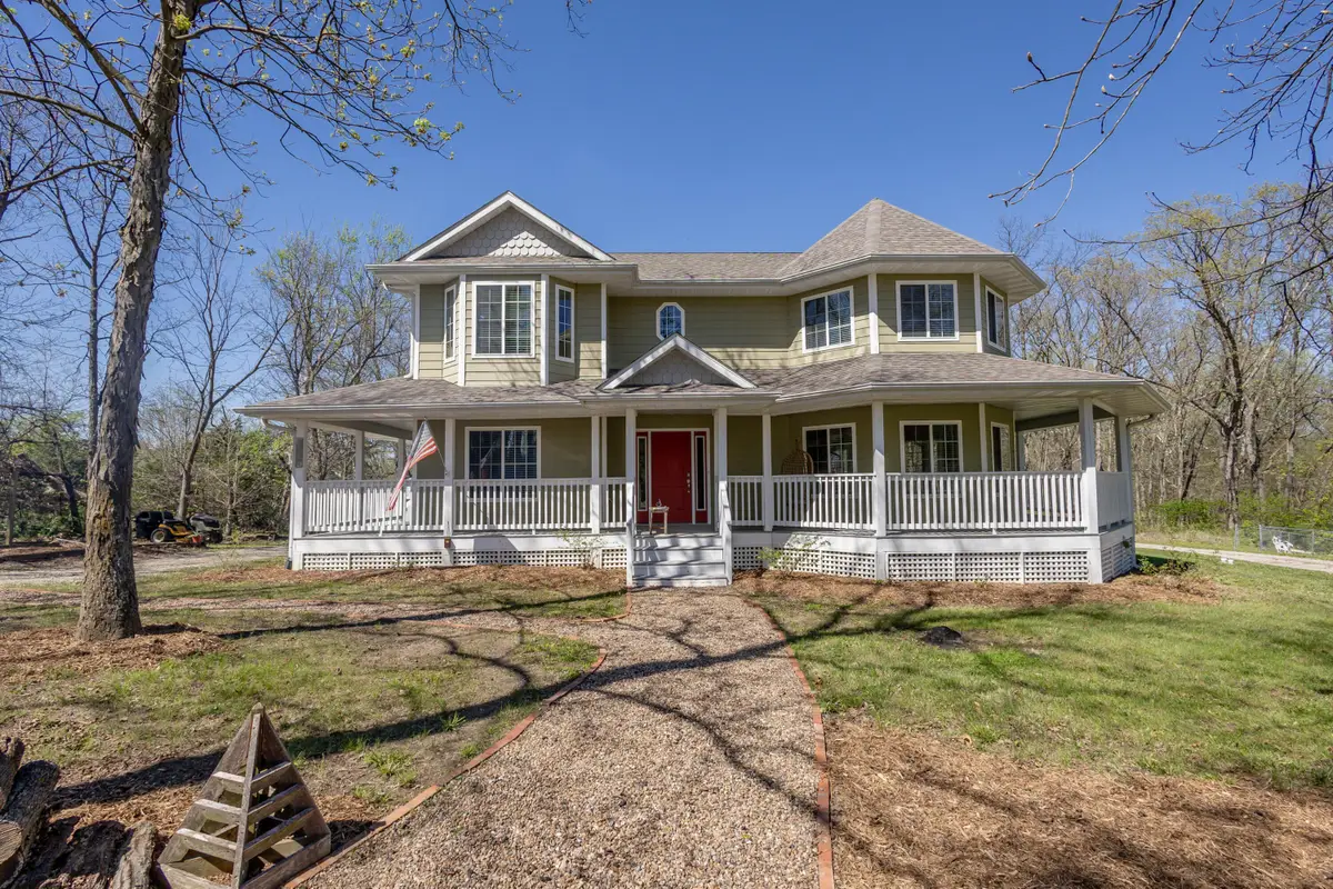 16580 N Willet Rd, Centralia, MO 65240 - #1