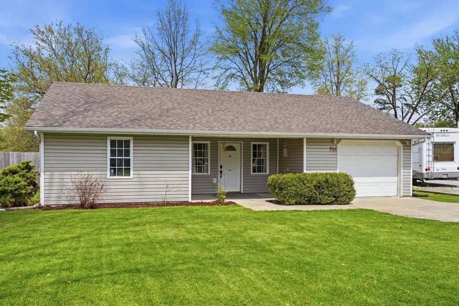 709 W Rodney Griffin St, Centralia, MO 65240 - #2