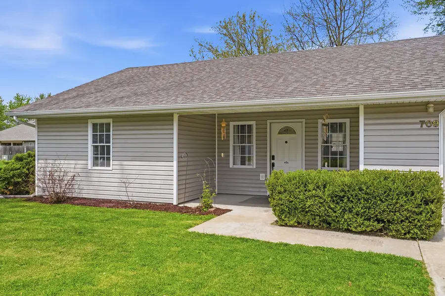 709 W Rodney Griffin St, Centralia, MO 65240 - #3