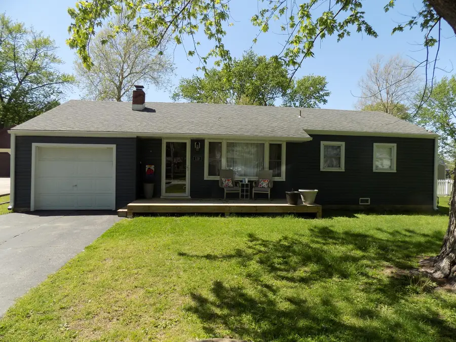 119 S Denton St, Centralia, MO 65240 - #3