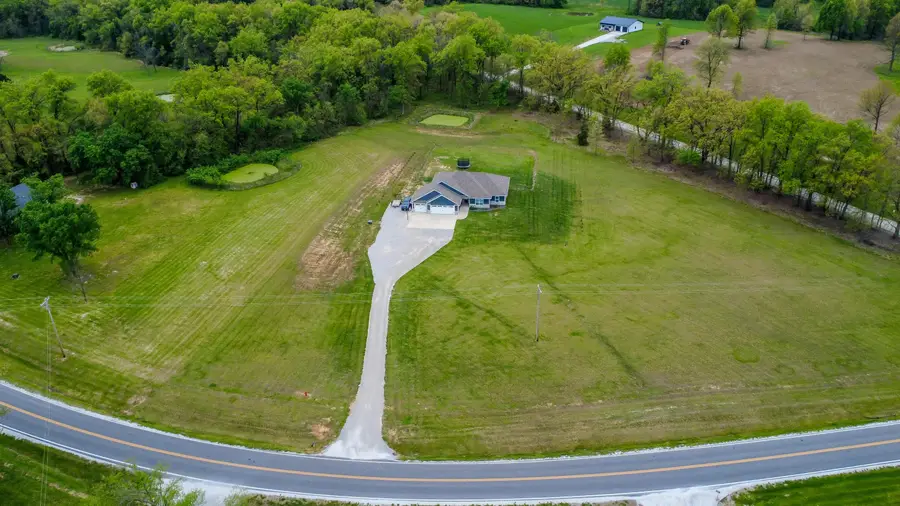 9070 E Hwy Oo, Hallsville, MO 65255 - #3