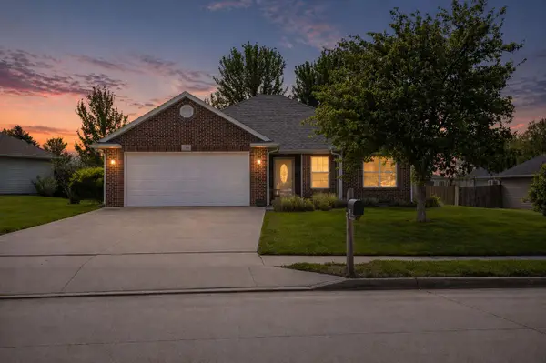 6160 Douglas Pky, HALLSVILLE, MO 65255